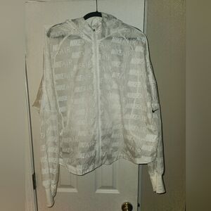 Women's Nike Air Windbreaker with hood 2x